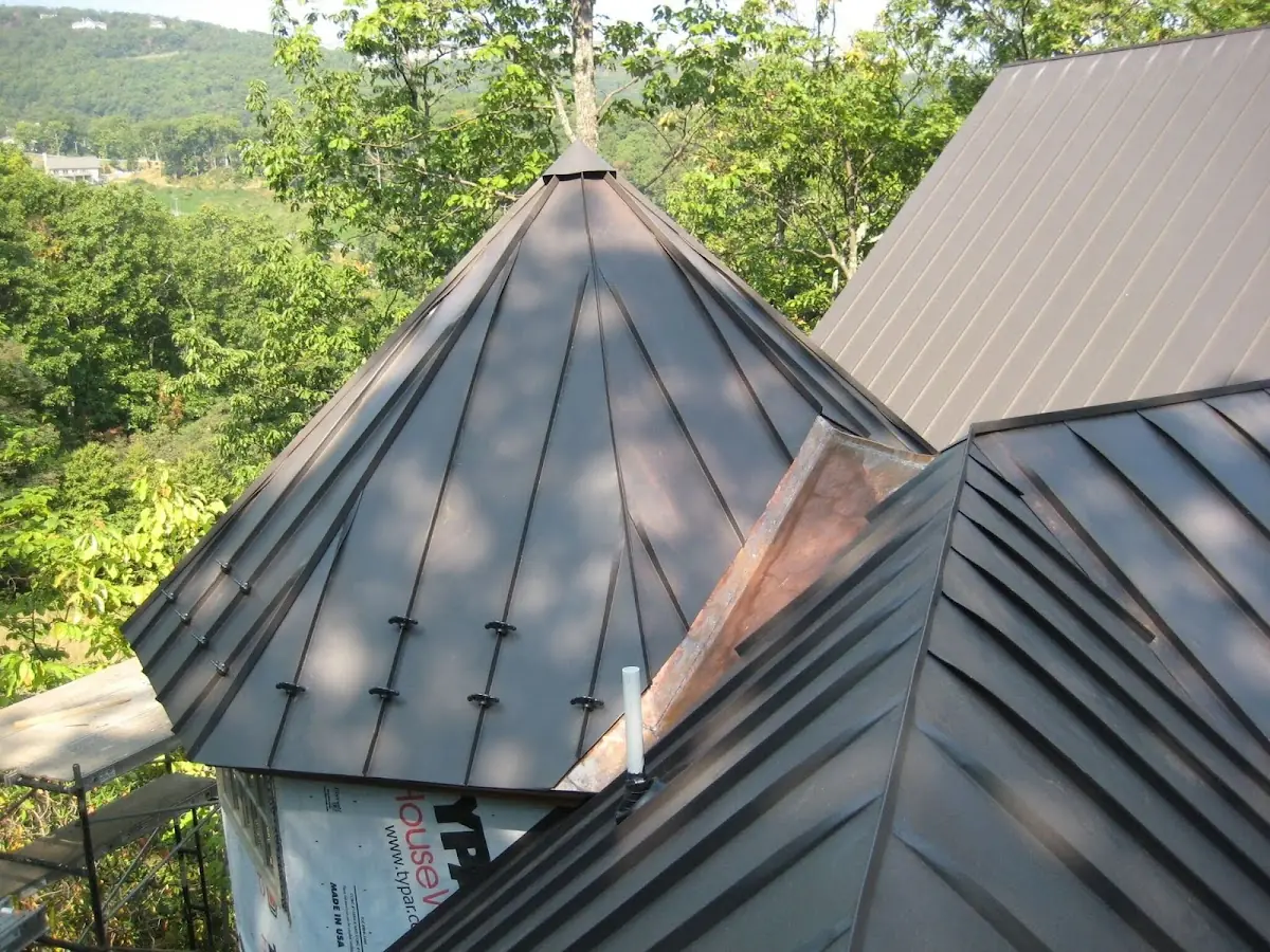 Professional Roof Tarp Installation by Craftsman Roofing in Lincoln City